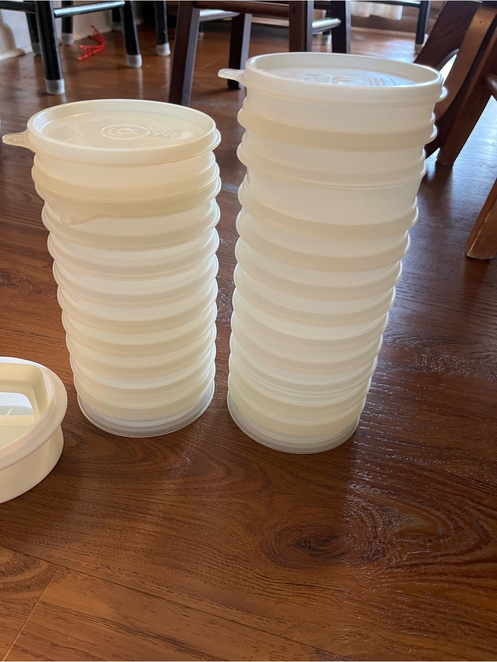 Tupperware White Stackable Round Plastic Storage Containers with Lids